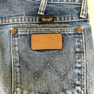 Vintage Wrangler Mid Rise Medium Wash Denim Jeans